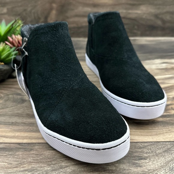 NIB Clarks Pawley Joy 9M Black Suede Slip On Comfort Sneakers Mid Top - Picture 4 of 11